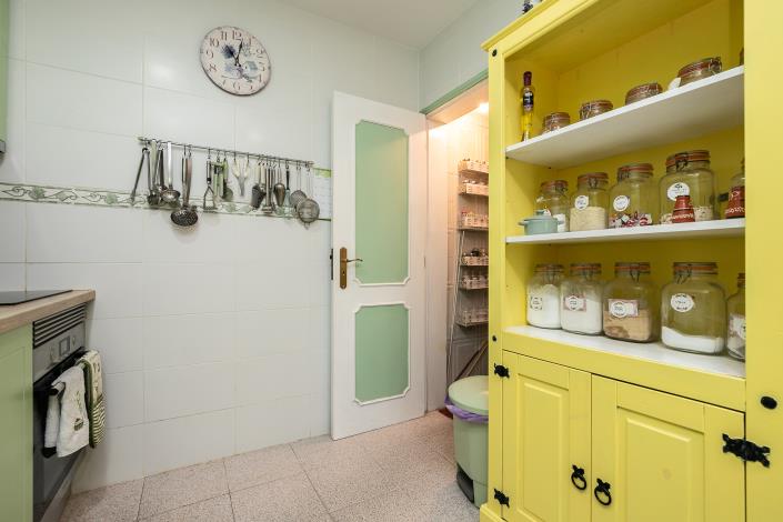 Image No.6-2 Bed Townhouse for sale