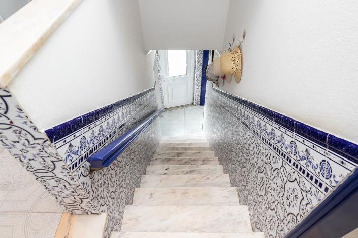 Image No.13-2 Bed Townhouse for sale