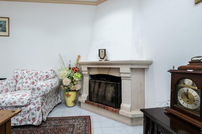 Image No.12-2 Bed Townhouse for sale