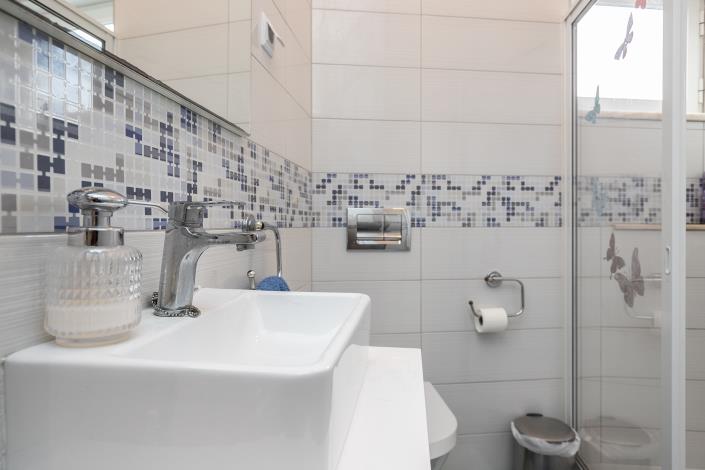 Image No.17-2 Bed Townhouse for sale