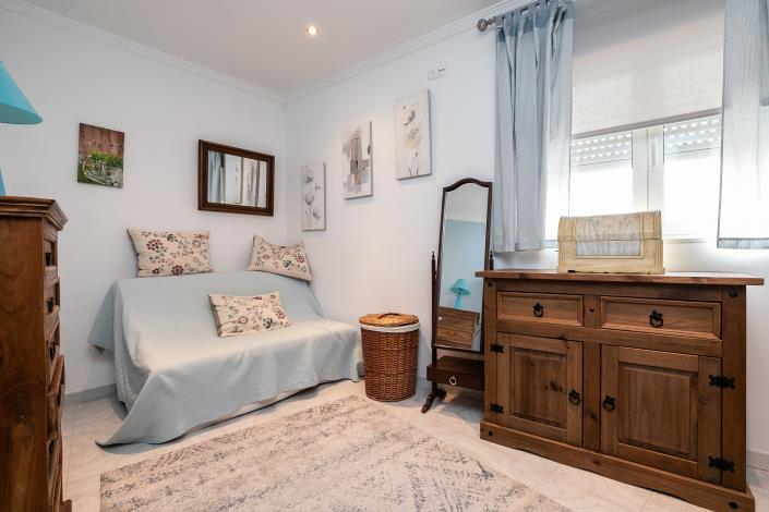 Image No.20-2 Bed Townhouse for sale