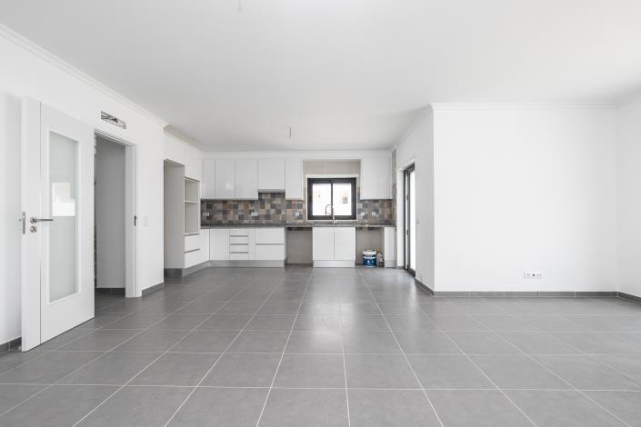 Image No.2-4 Bed Semi-Detached for sale