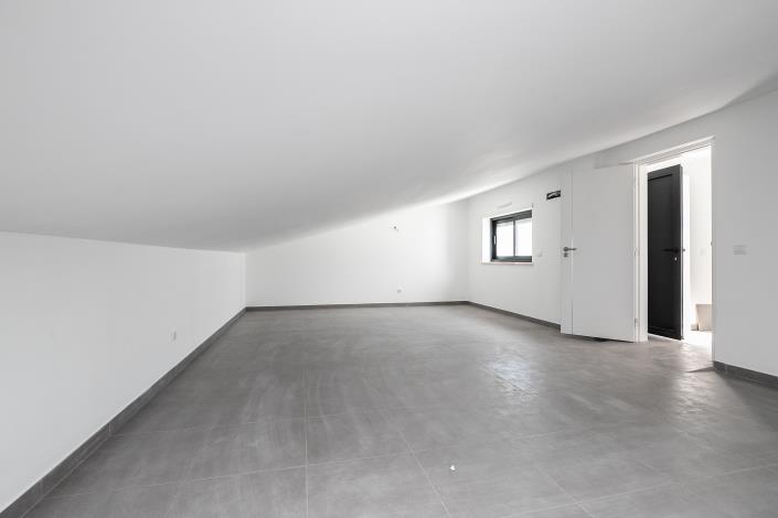 Image No.17-4 Bed Semi-Detached for sale