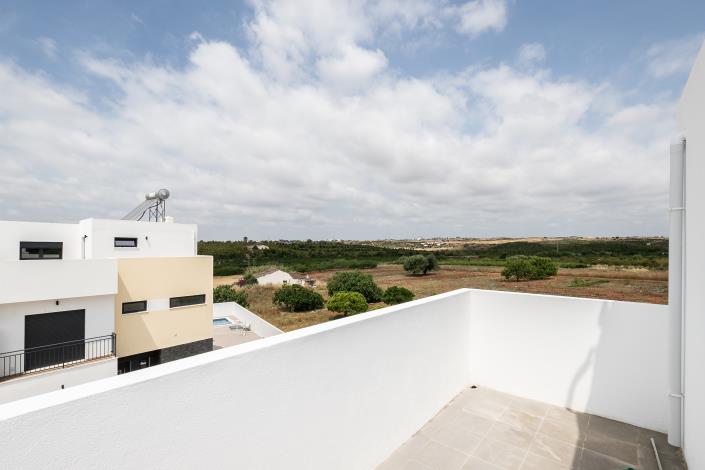 Image No.20-4 Bed Semi-Detached for sale