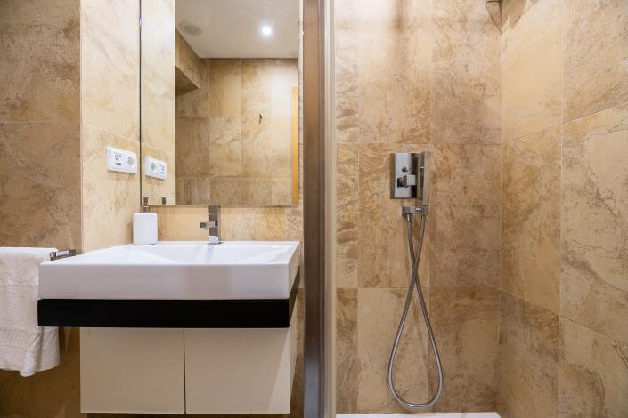 Image No.21-3 Bed Semi-Detached for sale