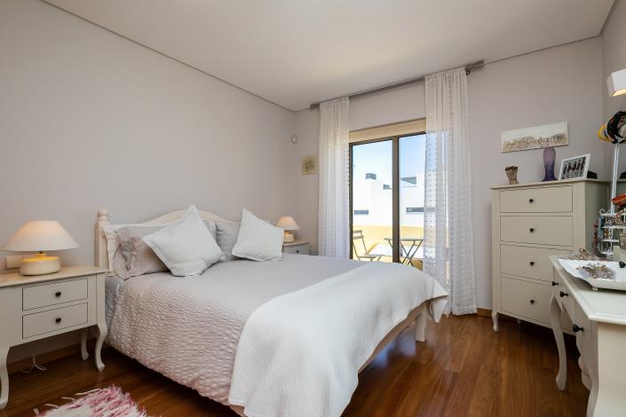 Image No.27-3 Bed Semi-Detached for sale