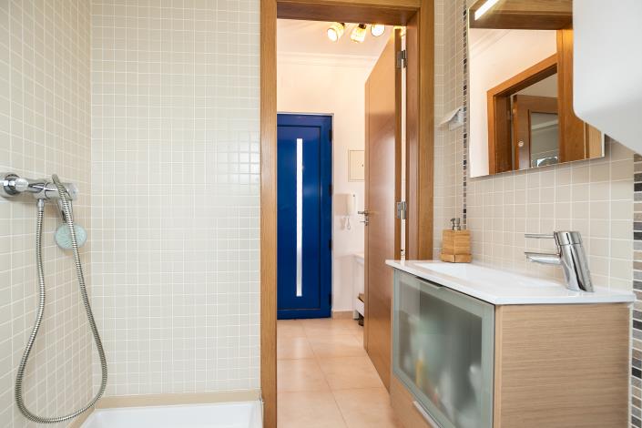 Image No.13-4 Bed Semi-Detached for sale