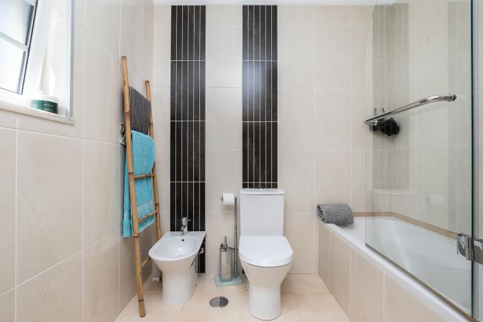 Image No.19-4 Bed Semi-Detached for sale