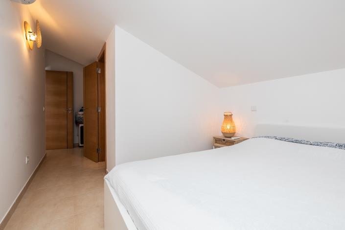 Image No.20-4 Bed Semi-Detached for sale