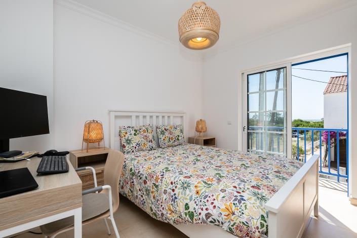 Image No.25-4 Bed Semi-Detached for sale