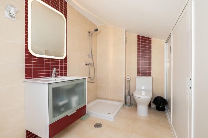 Image No.30-4 Bed Semi-Detached for sale