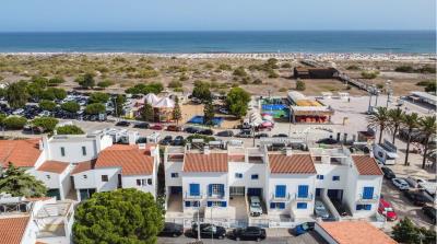 1 - Manta Rota, Semi-Detached