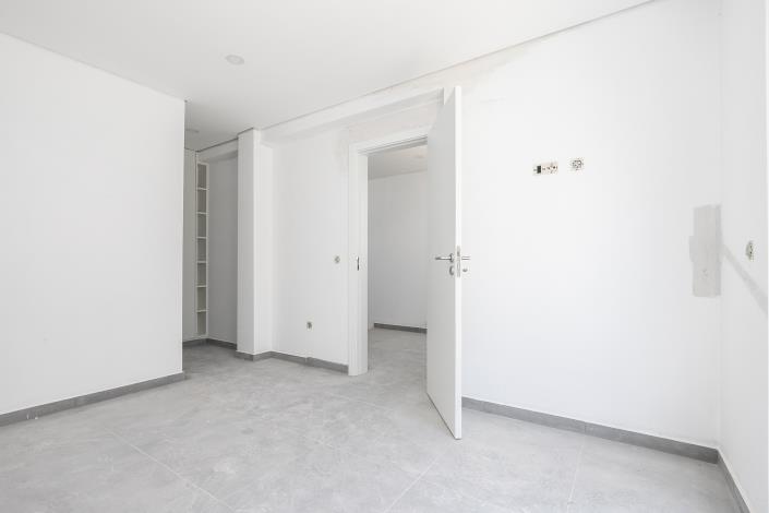 Image No.8-3 Bed Townhouse for sale