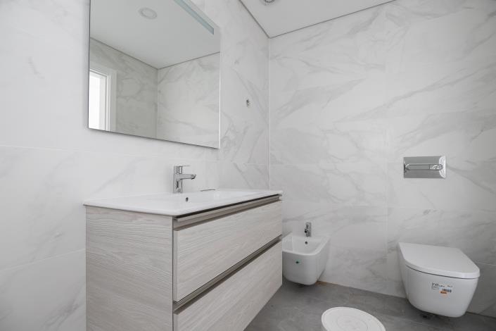 Image No.19-3 Bed Townhouse for sale