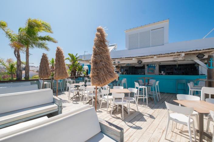 Image No.22-Bar for sale