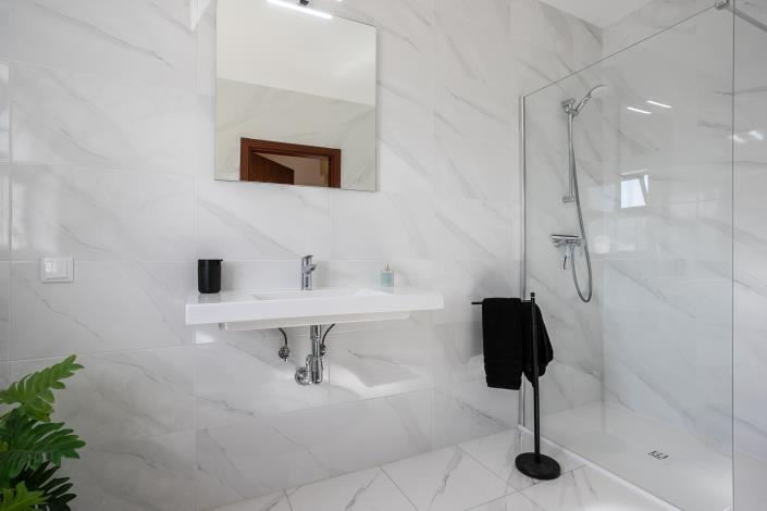 Image No.11-3 Bed Villa / Detached for sale