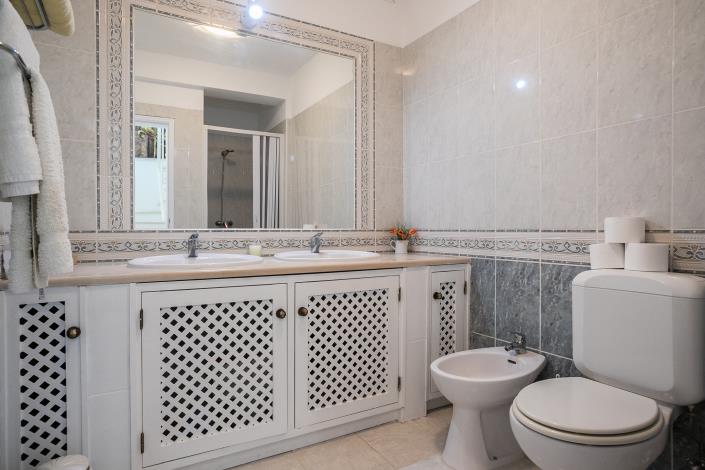 Image No.20-3 Bed Villa / Detached for sale