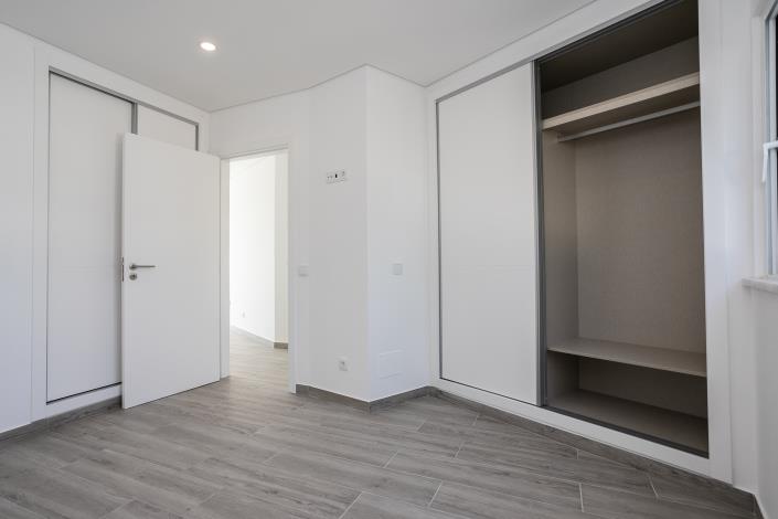 Image No.9-3 Bed Apartment for sale