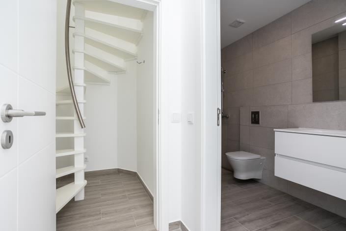 Image No.10-3 Bed Apartment for sale