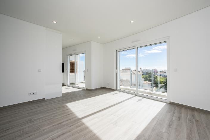 Image No.13-3 Bed Apartment for sale