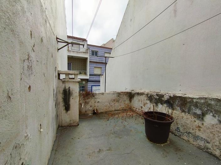 Image No.4-2 Bed House for sale