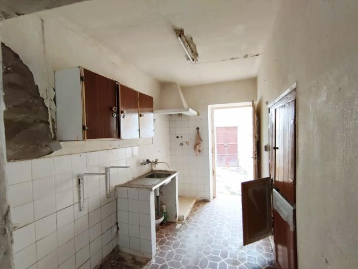 Image No.8-2 Bed House for sale