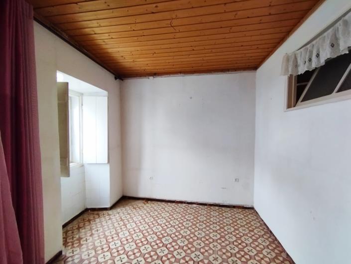 Image No.13-2 Bed House for sale