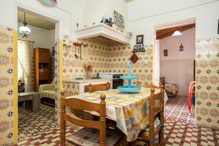 Image No.10-7 Bed House for sale