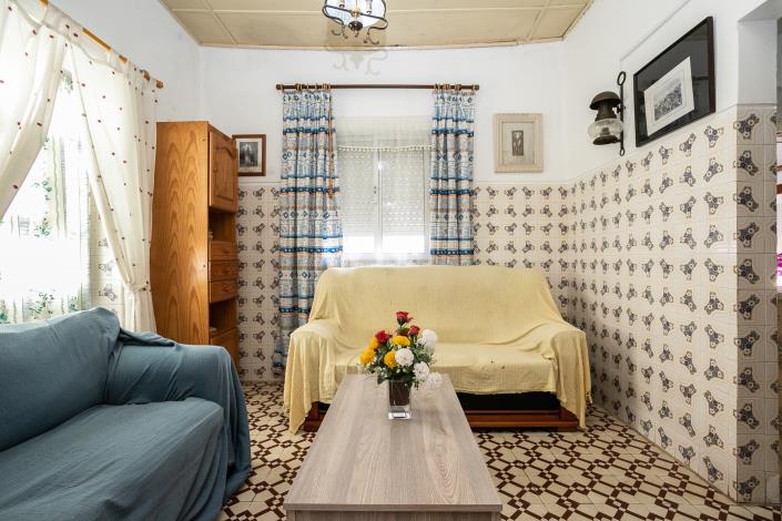 Image No.12-7 Bed House for sale