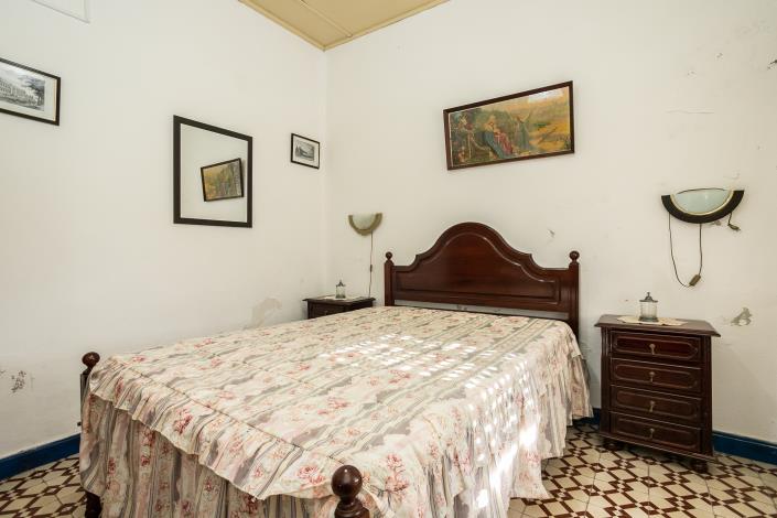 Image No.14-7 Bed House for sale