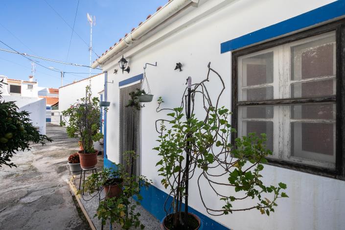 Image No.18-7 Bed House for sale