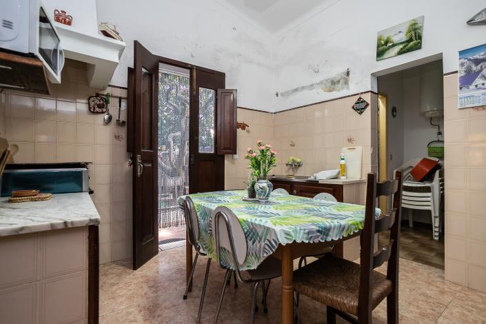 Image No.25-7 Bed House for sale