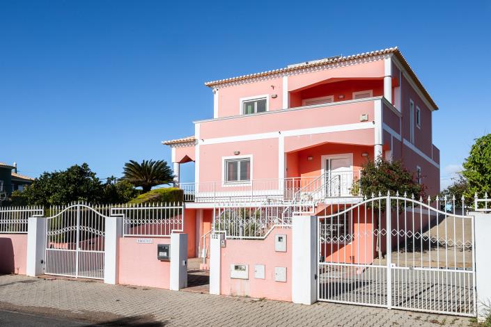 Image No.42-5 Bed Villa / Detached for sale