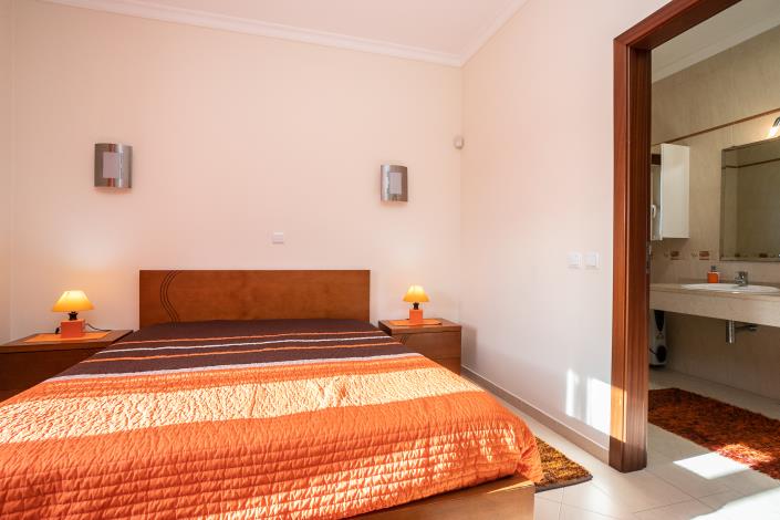 Image No.23-5 Bed Villa / Detached for sale