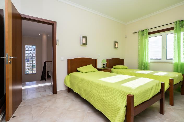 Image No.28-5 Bed Villa / Detached for sale