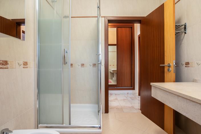 Image No.29-5 Bed Villa / Detached for sale