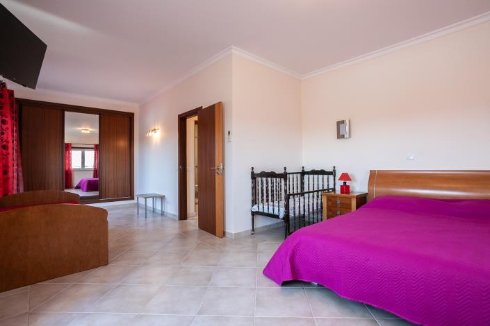 Image No.32-5 Bed Villa / Detached for sale