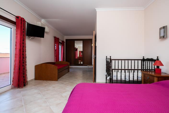 Image No.35-5 Bed Villa / Detached for sale