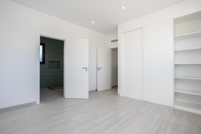 Image No.5-3 Bed Villa / Detached for sale