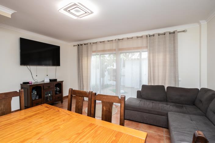 Image No.10-2 Bed Townhouse for sale