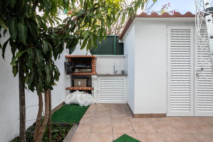 Image No.15-2 Bed Townhouse for sale