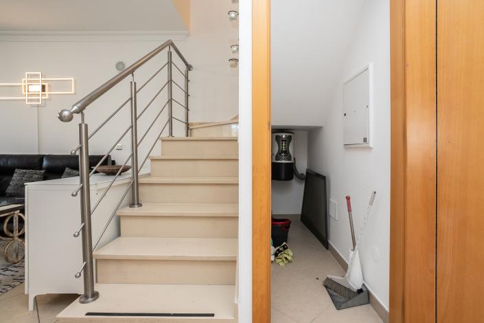 Image No.10-5 Bed Semi-Detached for sale