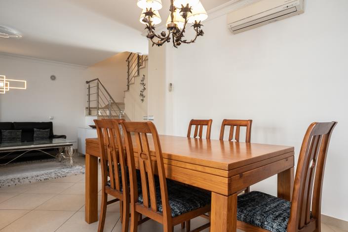 Image No.13-5 Bed Semi-Detached for sale