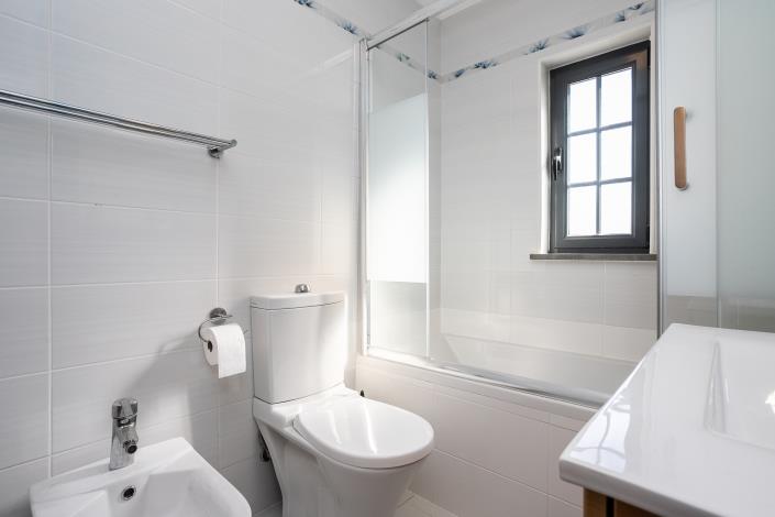 Image No.16-5 Bed Semi-Detached for sale