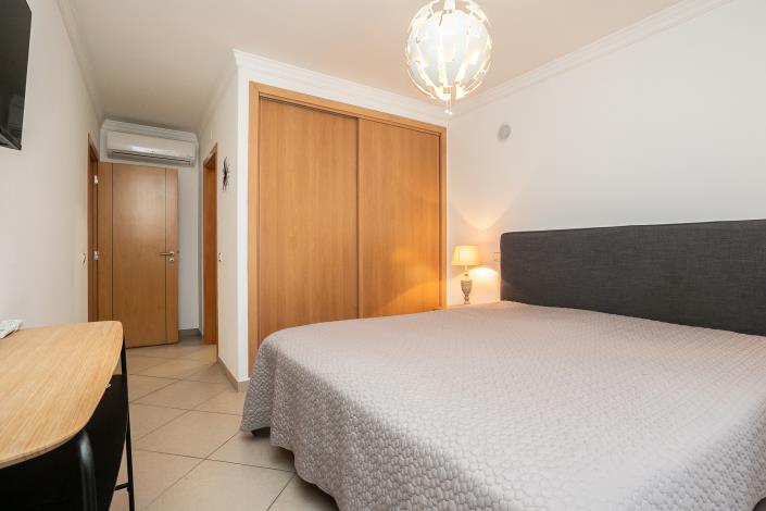 Image No.24-5 Bed Semi-Detached for sale