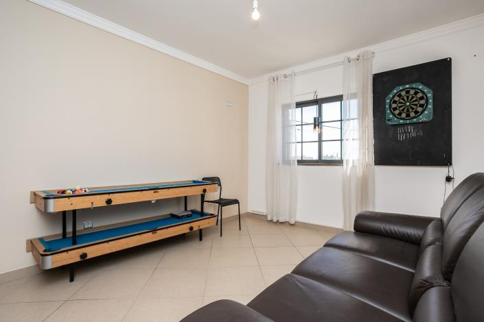 Image No.27-5 Bed Semi-Detached for sale