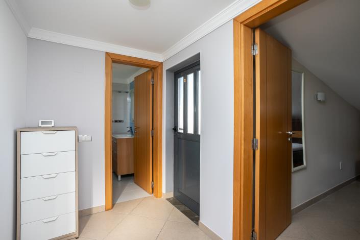 Image No.30-5 Bed Semi-Detached for sale