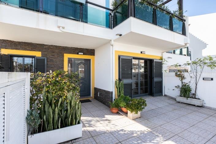 Image No.44-5 Bed Semi-Detached for sale