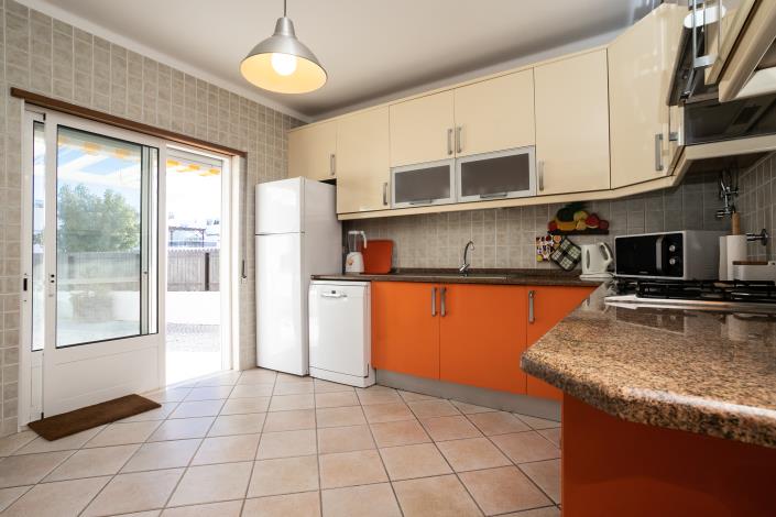 Image No.8-3 Bed Semi-Detached for sale