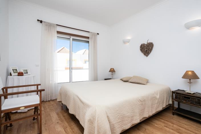 Image No.16-3 Bed Semi-Detached for sale